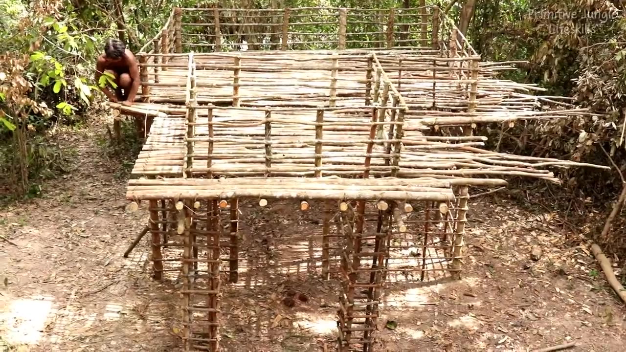 Clever Bushman Building King Mansion Modern Architecture Out Of Mud and Straw, Grass