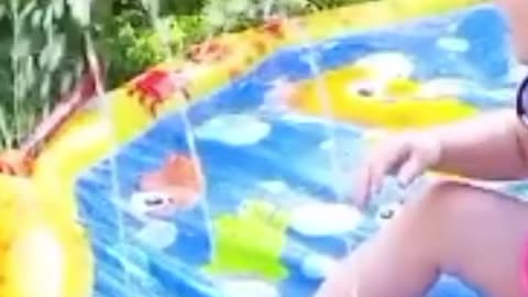 Funny_babies_playing_with_water😂//too funny baby