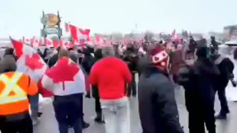 Massive turnout in Toronto for the convoy!