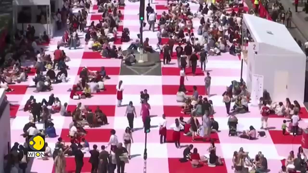 Paris__Thousands_of_people_take_part_in_free_picnic_on_the_Champs-Élysées___WION_Pulse(360p)