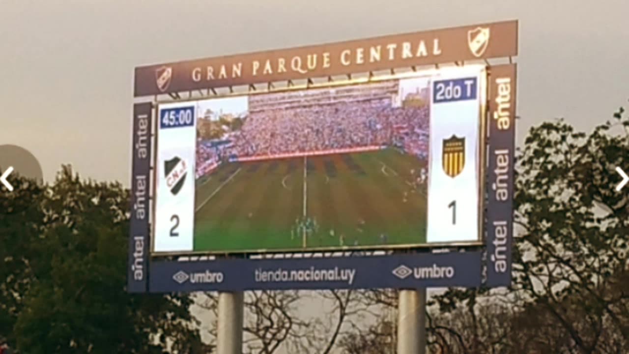 Desde la hinchada del Club Nacional de Football - Nacional 2, Peñarol 1 - Clásico del (07/10/2024)