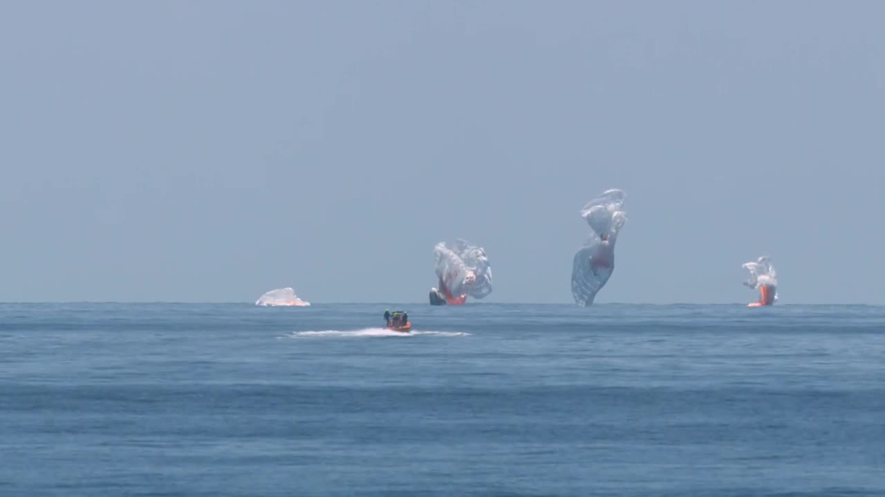 SpaceX Dragon Endeavour Splashdown in 4K