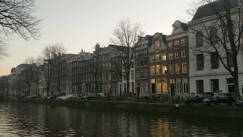 Amsterdam Canals, Cycles and Calmness