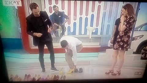 ΞΕΦΤΙΛΕΣ ΝΕΟΕΛΛΗΝΕΣ ΠΟΥΣΤΟΡΑΓΙΑΔΕΣ