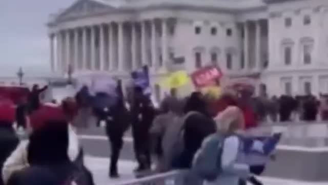 Capital police opens gates at Capital building