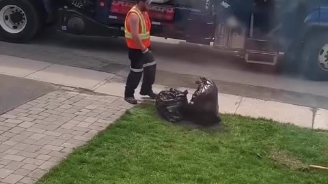 Funny prank on garbage man