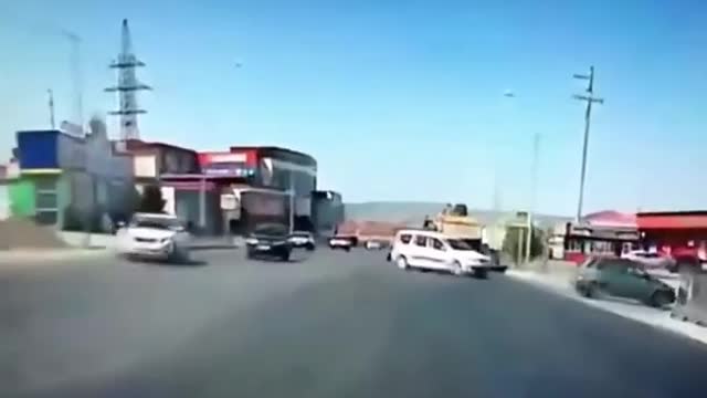 😲Crazy Dash cam ...[Car destroy]....😲😲