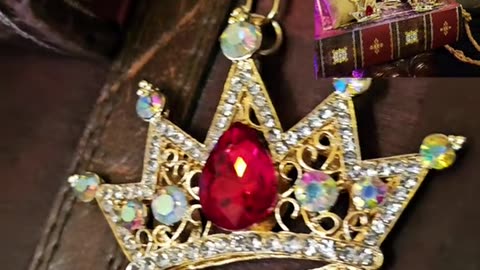 👑THE ARMORED KINGDOM CROWN KEYCHAINS👑 LINK IN DESCRIPTION