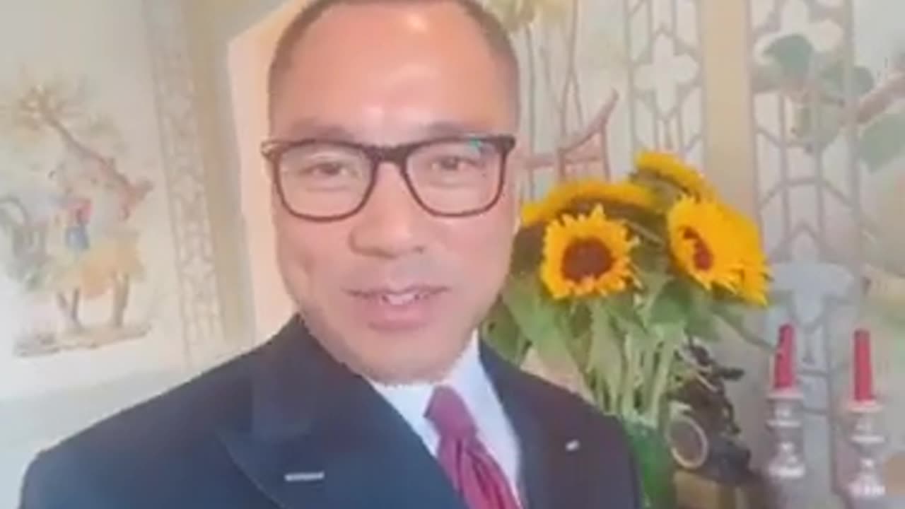 20190926文贵先生视频:教大家怎麼吃金枪鱼 这是我的午餐 大家知道我今天要干嘛了吧