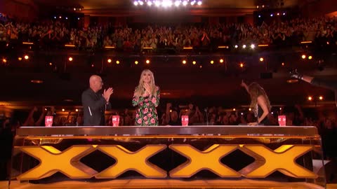 Golden Buzzer_ Mayyas' Breathtaking Audition Captivates Sofia Vergara