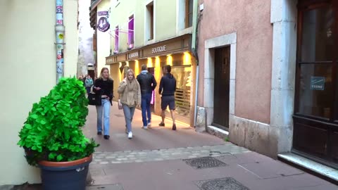 Bushman Prank amazing scares in France epic