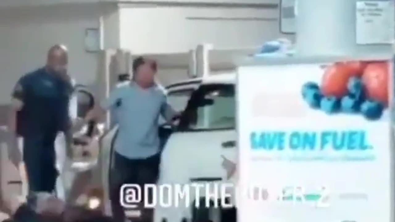 Hero Black Man Stops 3 BIPOCs From Robbing Elderly Asian Man
