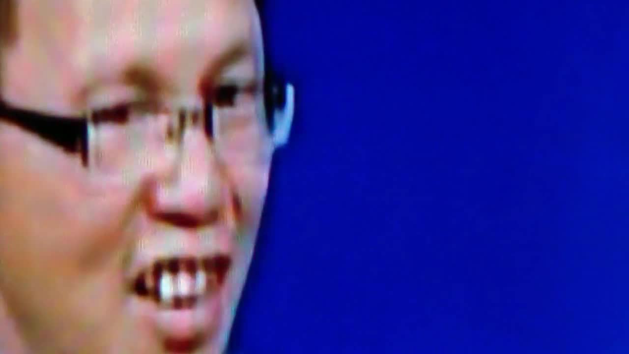 69. Huge Asian Reptoid Fangs