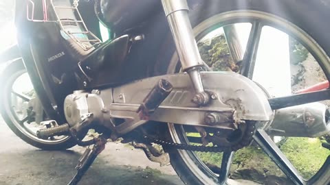 The majesty of the Honda Legend 1 motorbike