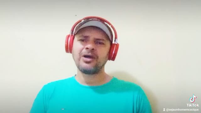 GADO QUE FAZ ATIVIDADES FÍSICAS DE MÃOS DADAS COM A SER DE LUZ!