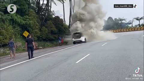 Malaysia: Car on fire rolls backwards on Genting road | The Star/Asia News Network