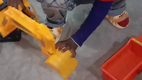 Real Fun! The biggest Small Bulduzer Truck Car Playing The Boy Fun!!