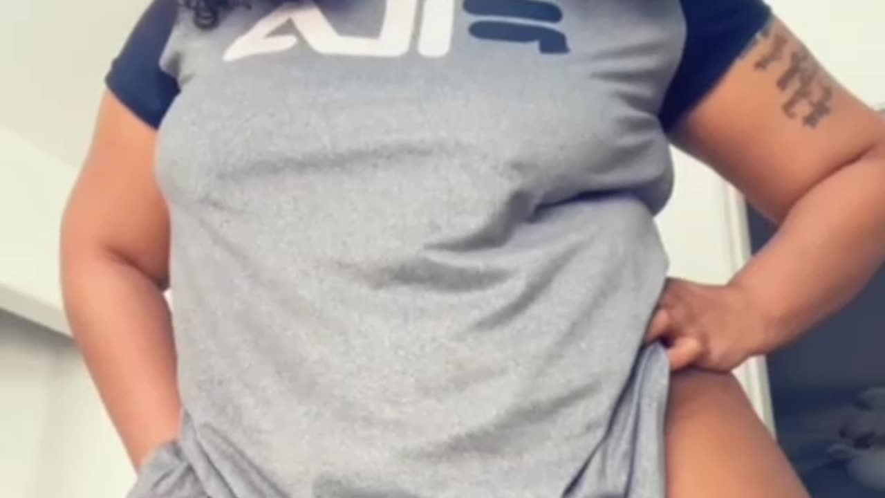 Sugar mommy calling you to reply her text.