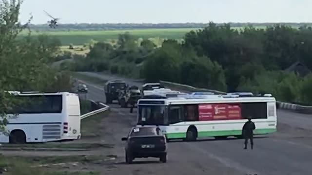 Převoz nacistů z Azovstalu do nápravného zařízení v Jelenovce v DLR