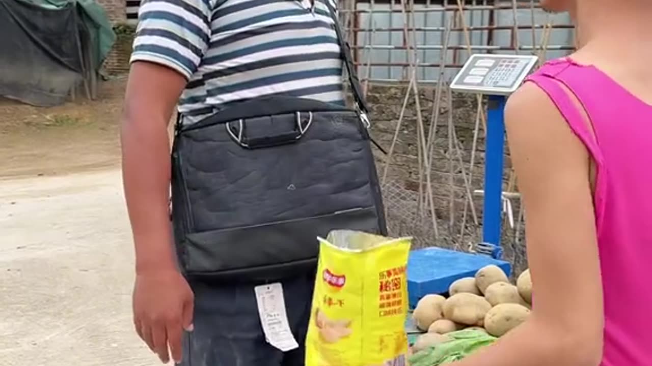 Greedy man chaneiz funny 😆😂 video