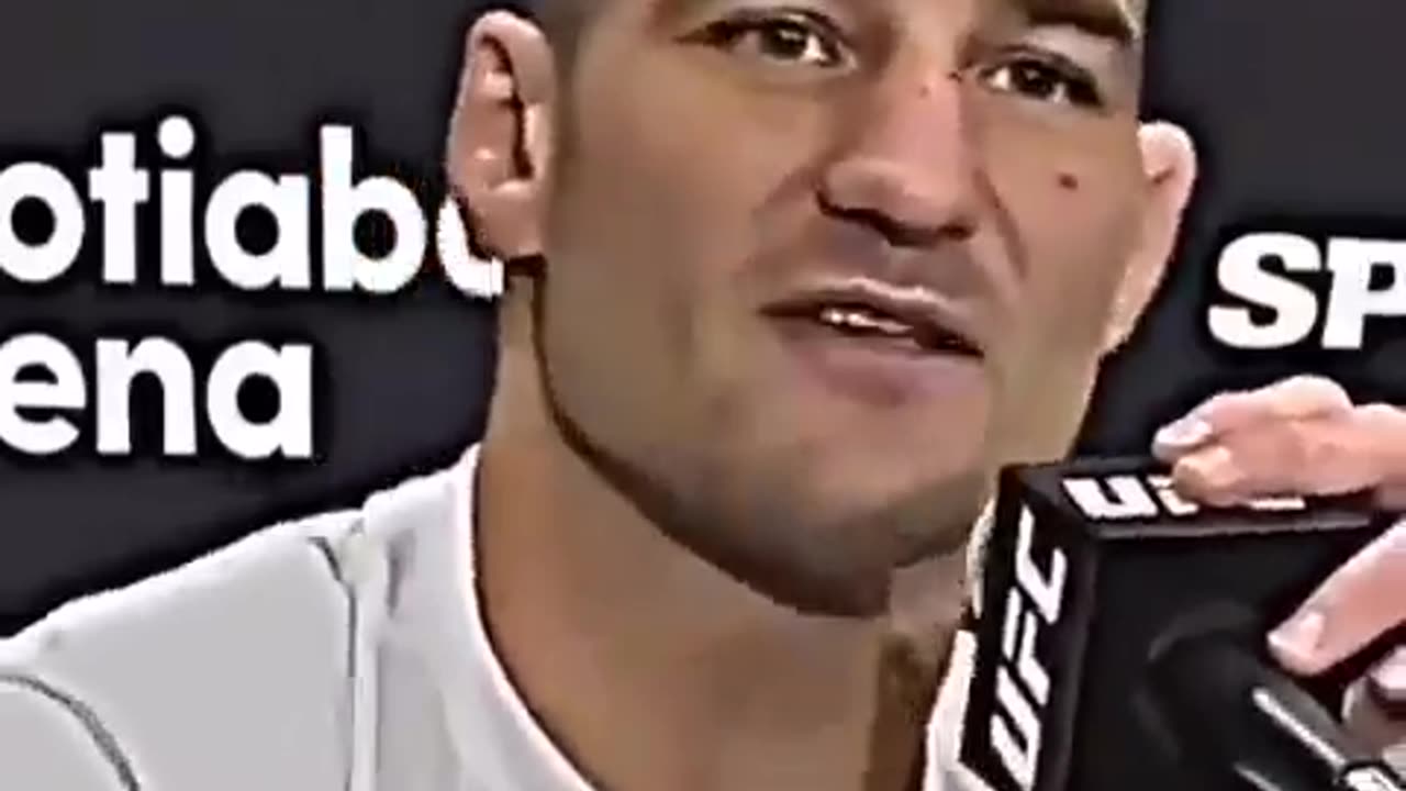 💥💥BOOM💥💥 UFC fighter telling woke reporter where to stick it...!!! 🖕😆🖕