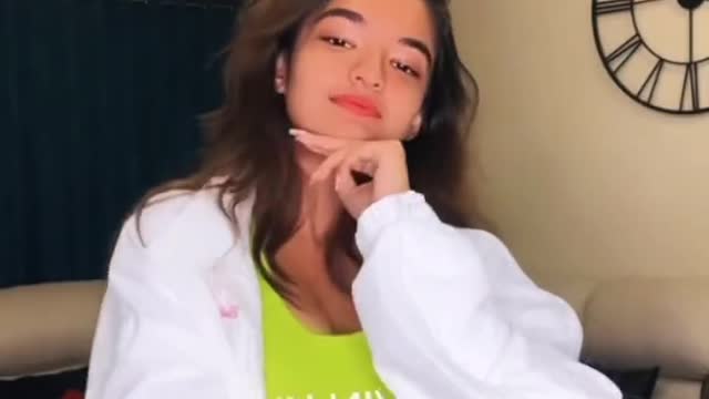 Gumi Gumi Dance anushka sen