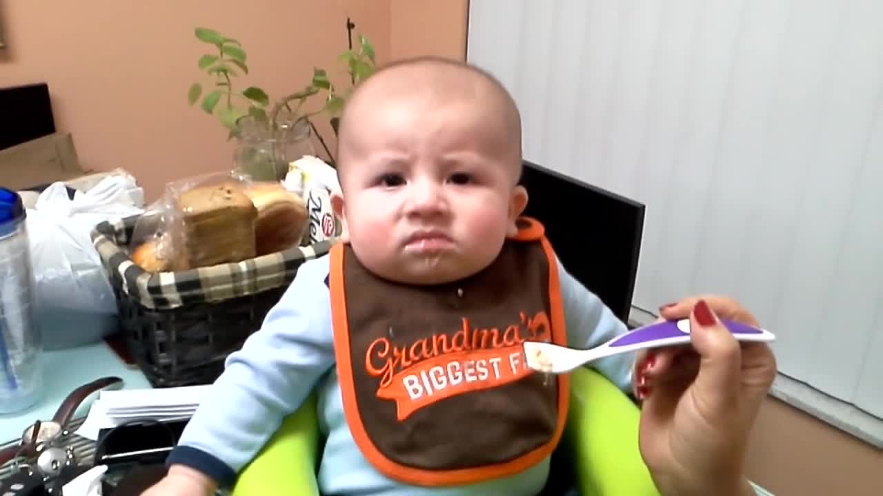 Sammy eats chicken for the first time and hates it-13