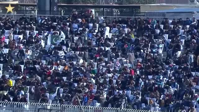 🗣️ Pakistan captain Babar Azam thanks the Pindi crowd PCB MY2T