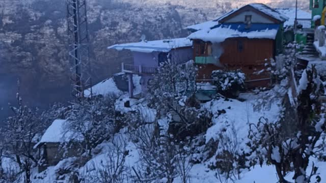 beautiful view of snow 😍 relaxing view