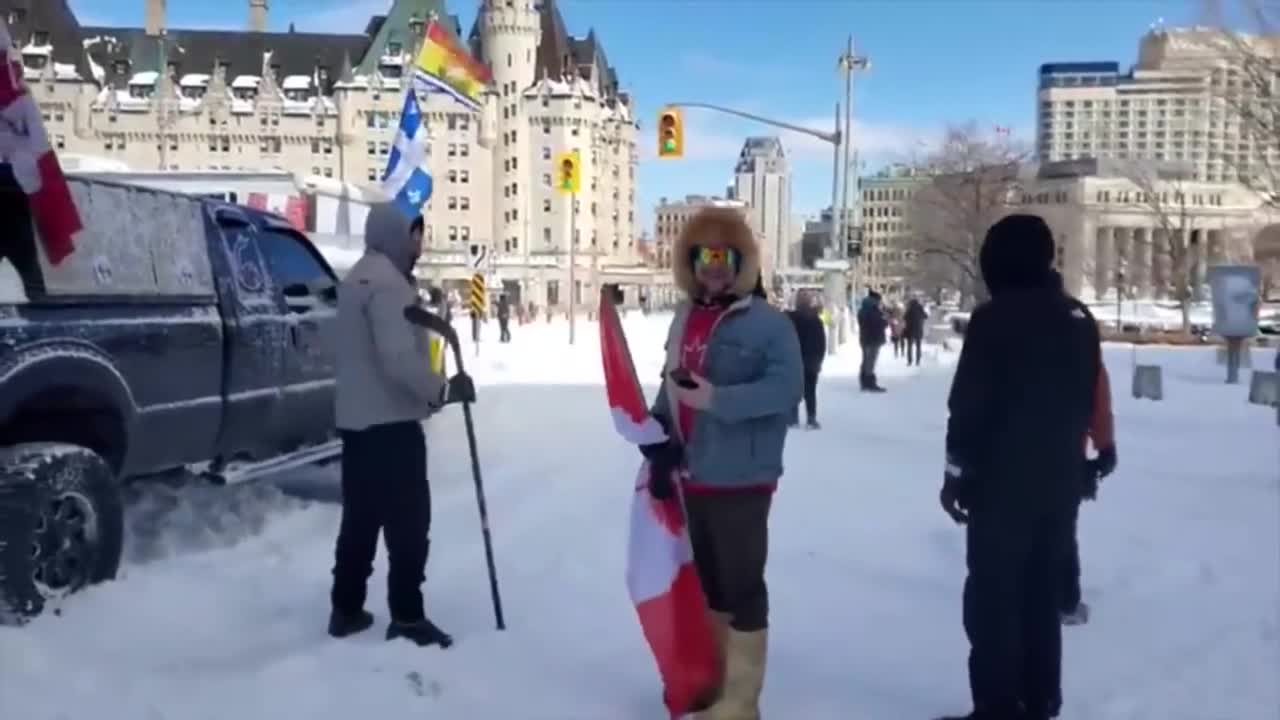 Snow blockade to stop police