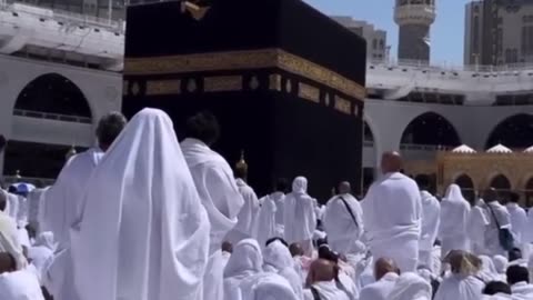 IMAM E KABA CRYING 😭 WHEN PRAYING FOR PALESTINE #trending #youtubeshort #palestine