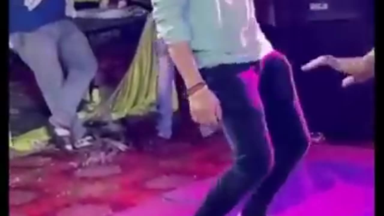 Niv dancing video