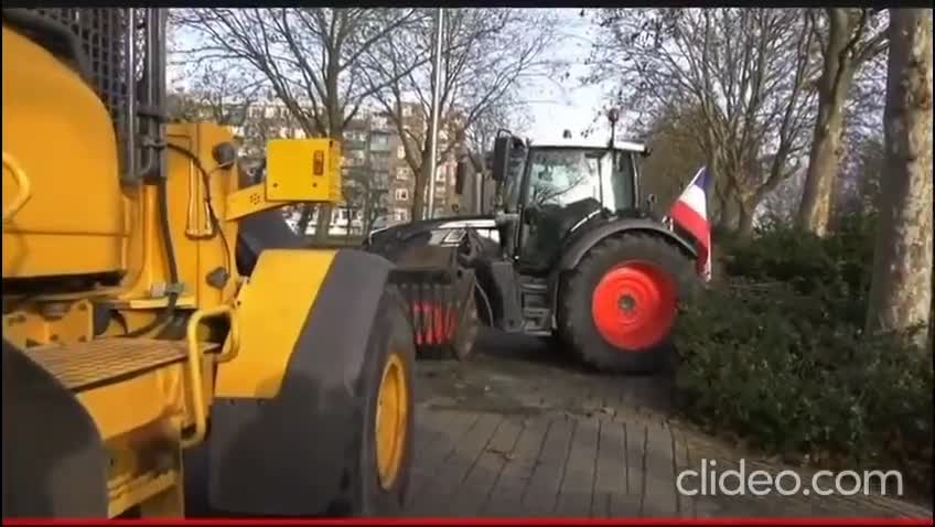 ΟΛΛΑΝΔΙΑ-ΑΣΤΥΝΟΜΙΑ ΕΝΑΝΤΙΟΝ ΑΓΡΟΤΩΝ