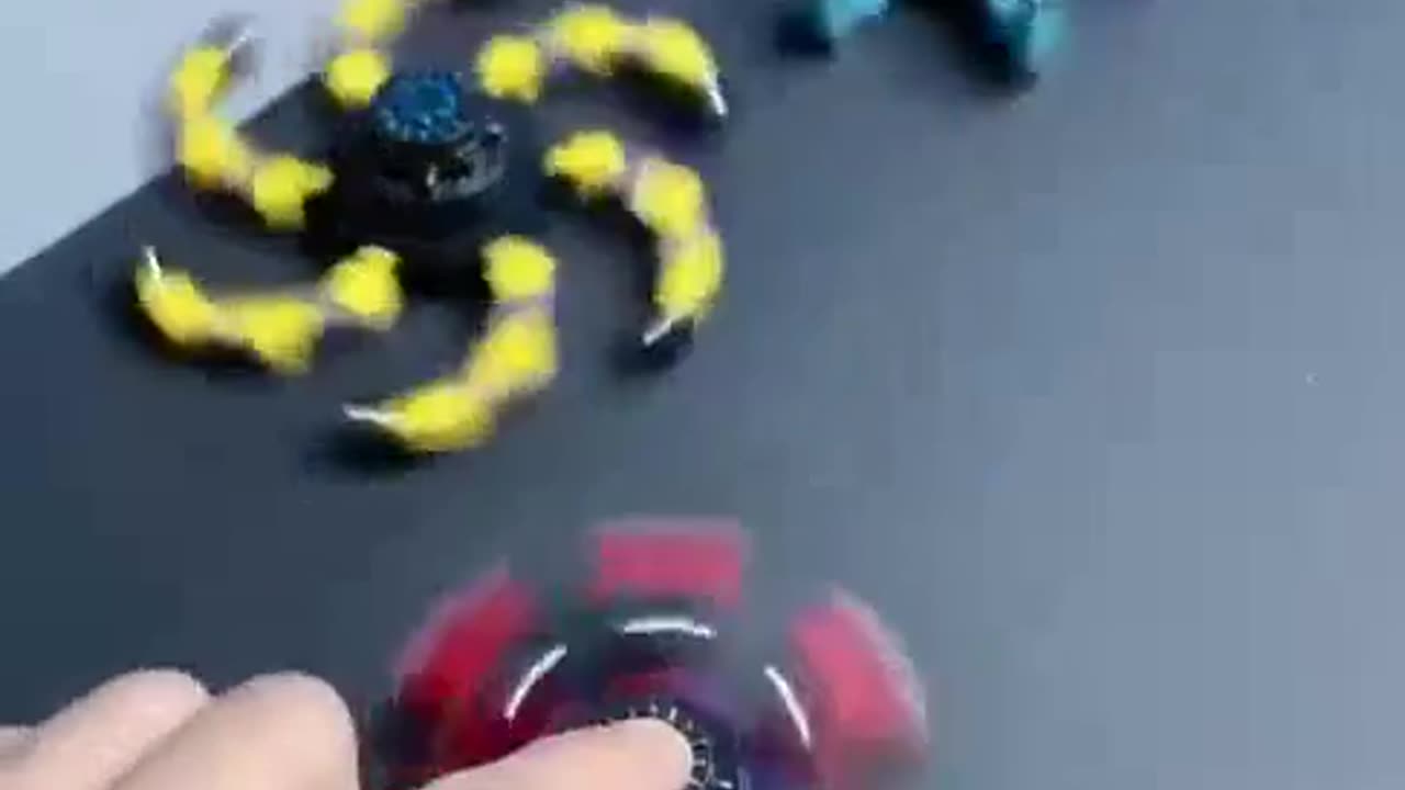 Fingertips spinner gyro