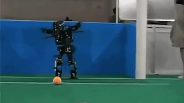 What do you think of the robot's shot