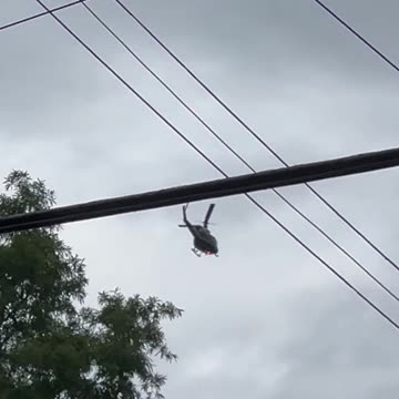 Low flying helicopter passing by. Awesome