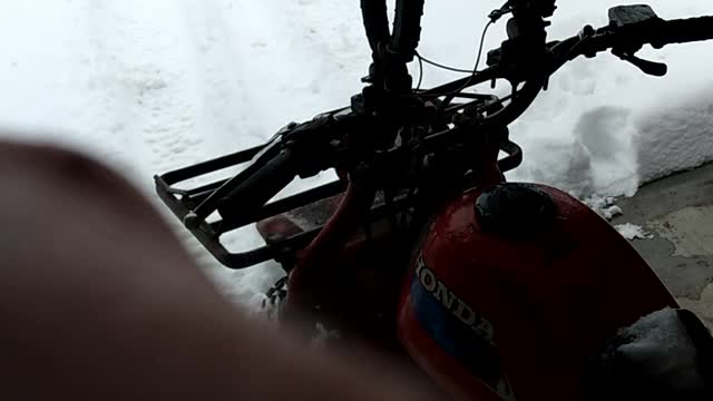Honda 200S Flipping bitches in the snow