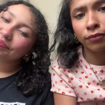 Madison Reyes & sher sister 'The little Mermaid'