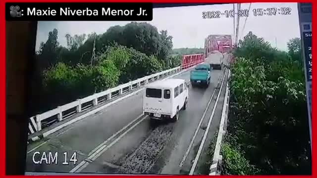 Pagbagsak ng tulay saBayambang, Pangasinan,nakuhanan sa CCTV