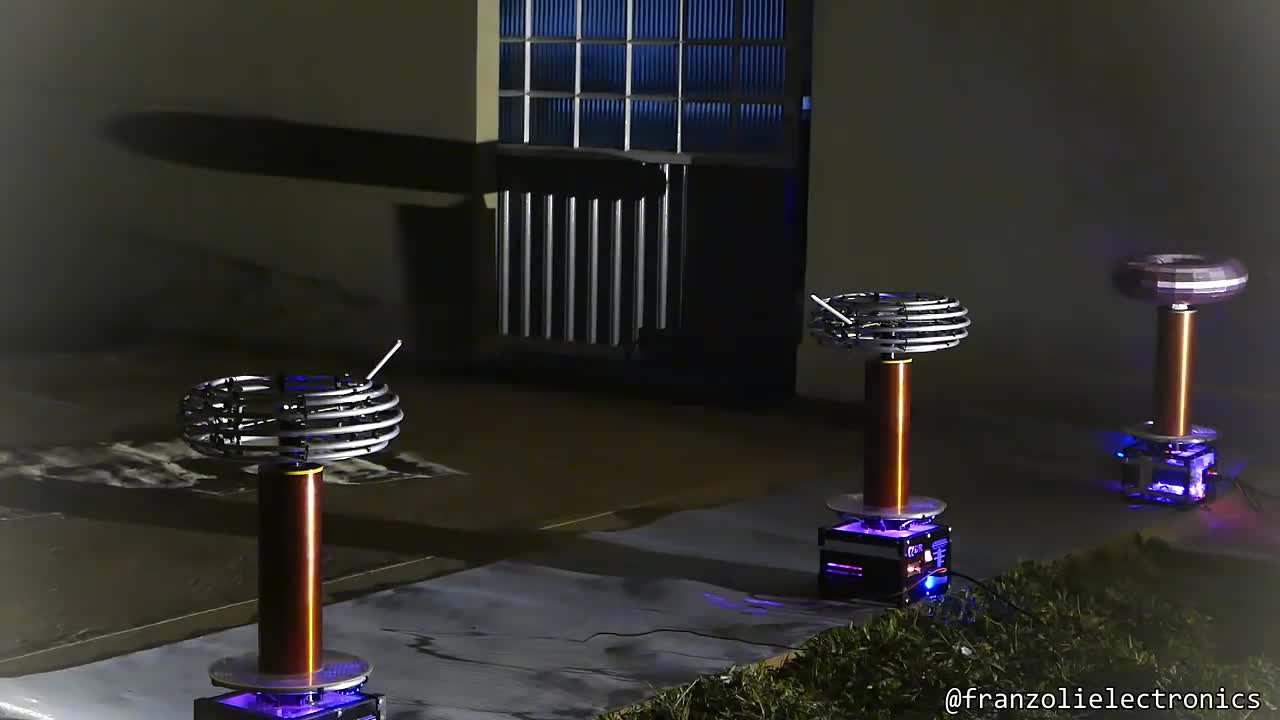 DAFT PUNK - Get Lucky on TESLA COIL QUARTET