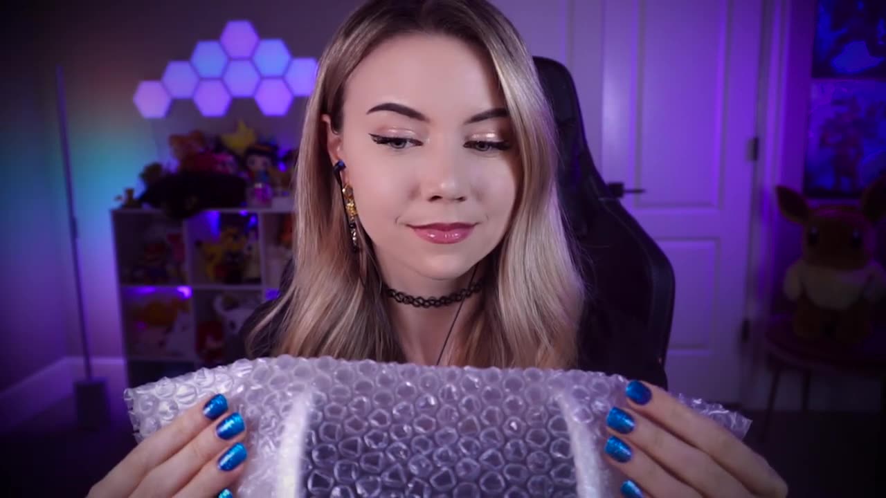 ASMR SPECIAL 8 - Crinkles Deep In Your Ears