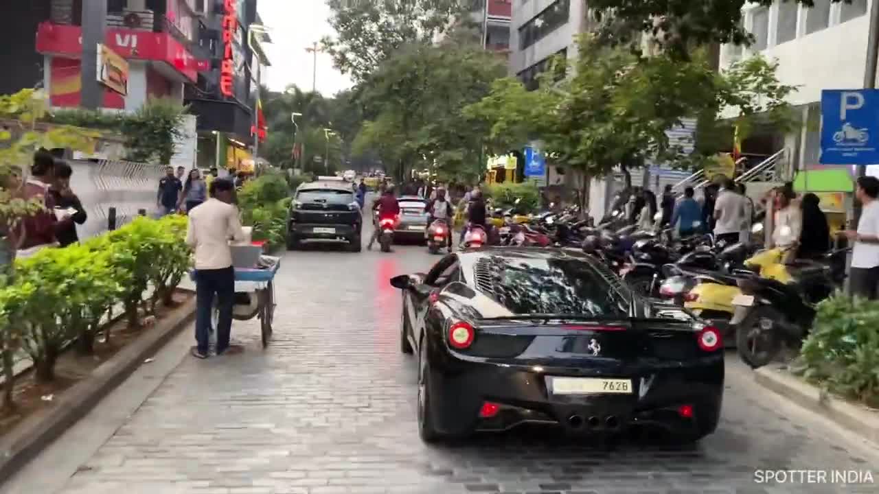 Two FERRARIs enter BUSY Shopping STREET in INDIA (Bangalore)