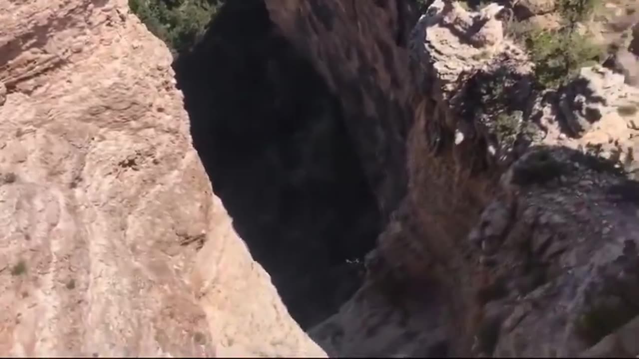 Man falls 100ft at Grand Canyon