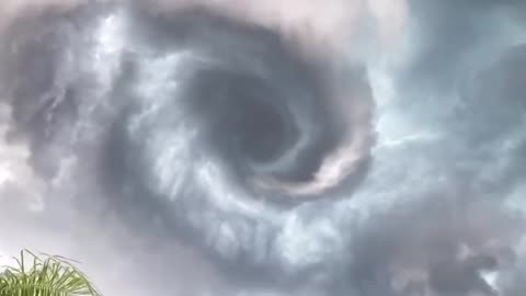 This is the terrifying view from below a tornado while it's forming