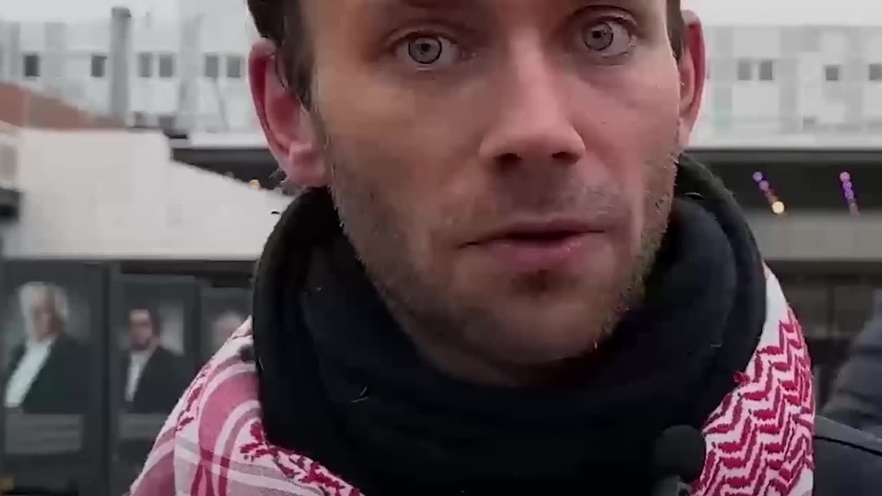 ‘People were afraid to wear their keffiyeh’ says pro-Palestine Amsterdam local