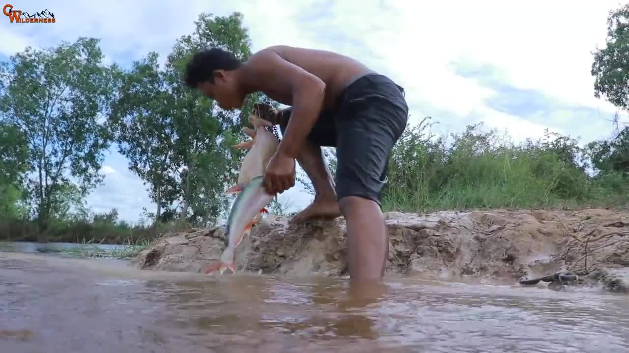 Unbelievable Fishing Technique Best Underground Fishing With Duck Catch Fish In River Side Hole