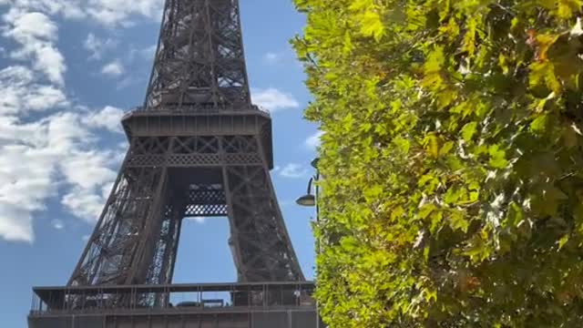 POV: You traveled to Paris and are seeing the Eiffel Tower for the first time