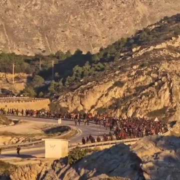 Thousands of illegal migrants are moving toward the Spanish border fence in Ceuta.