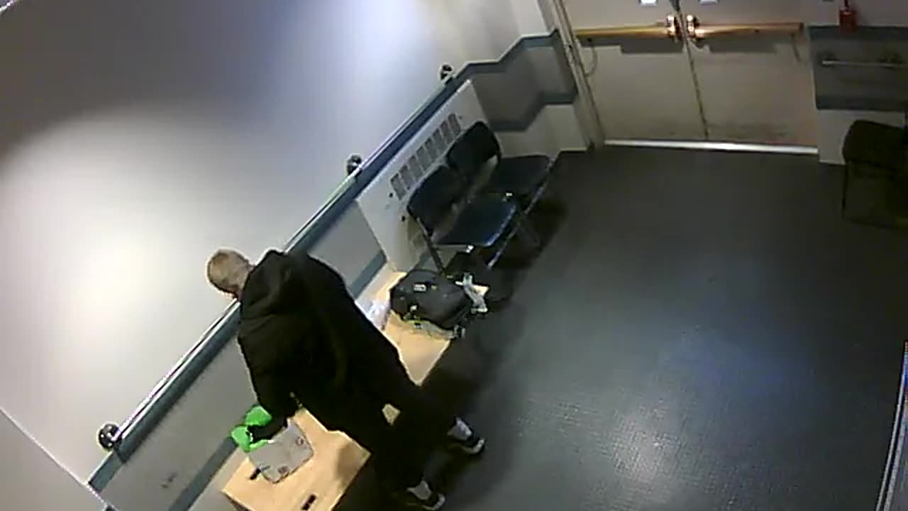 1657HQOB02PrisonerProcessingLobby_2021-01-05_16h00min01s283ms.mp4