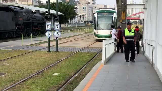 Kaohsiung Light Rail-Departure